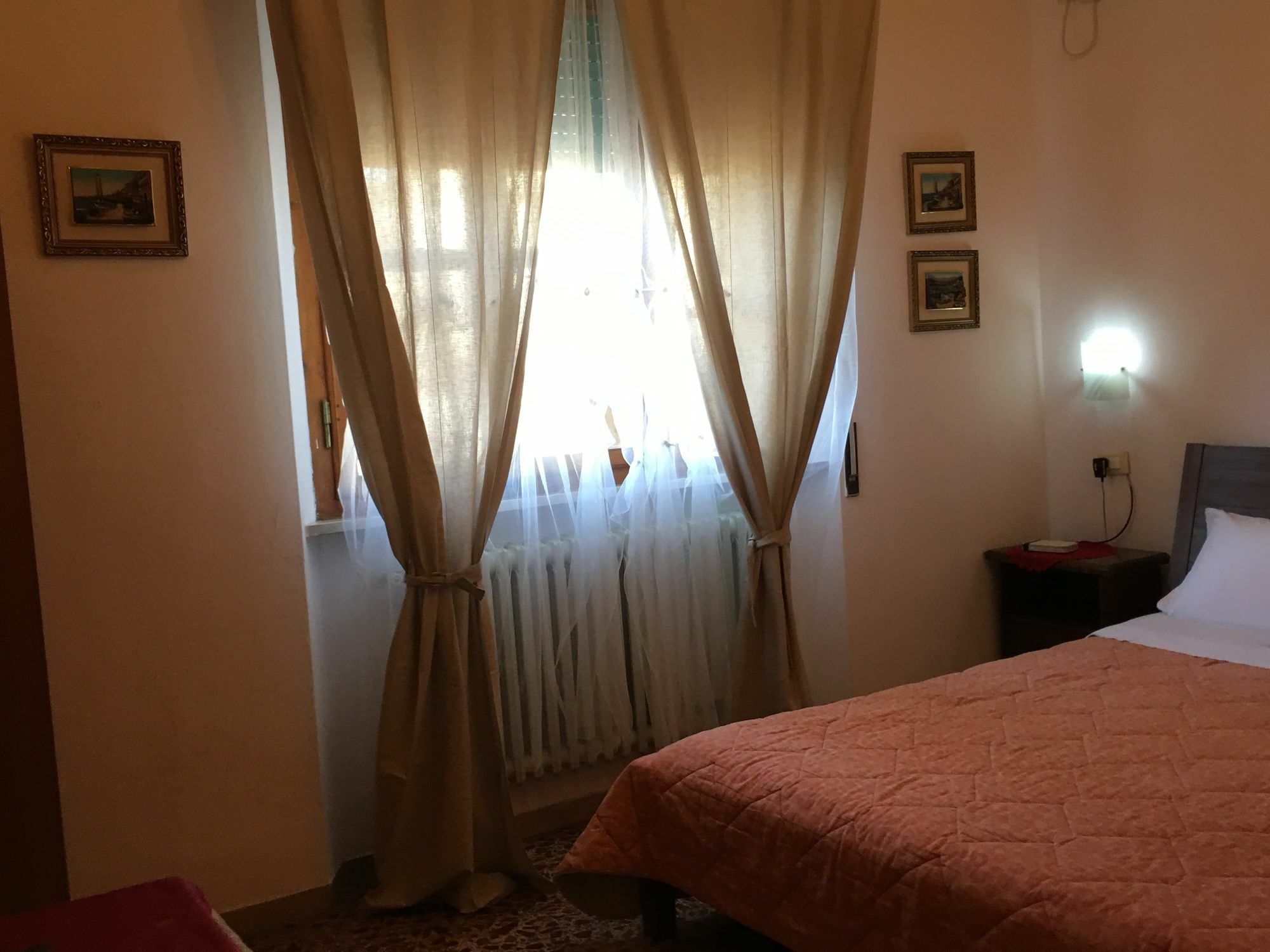A Casa Doina Airport2 Bed & Breakfast Pisa