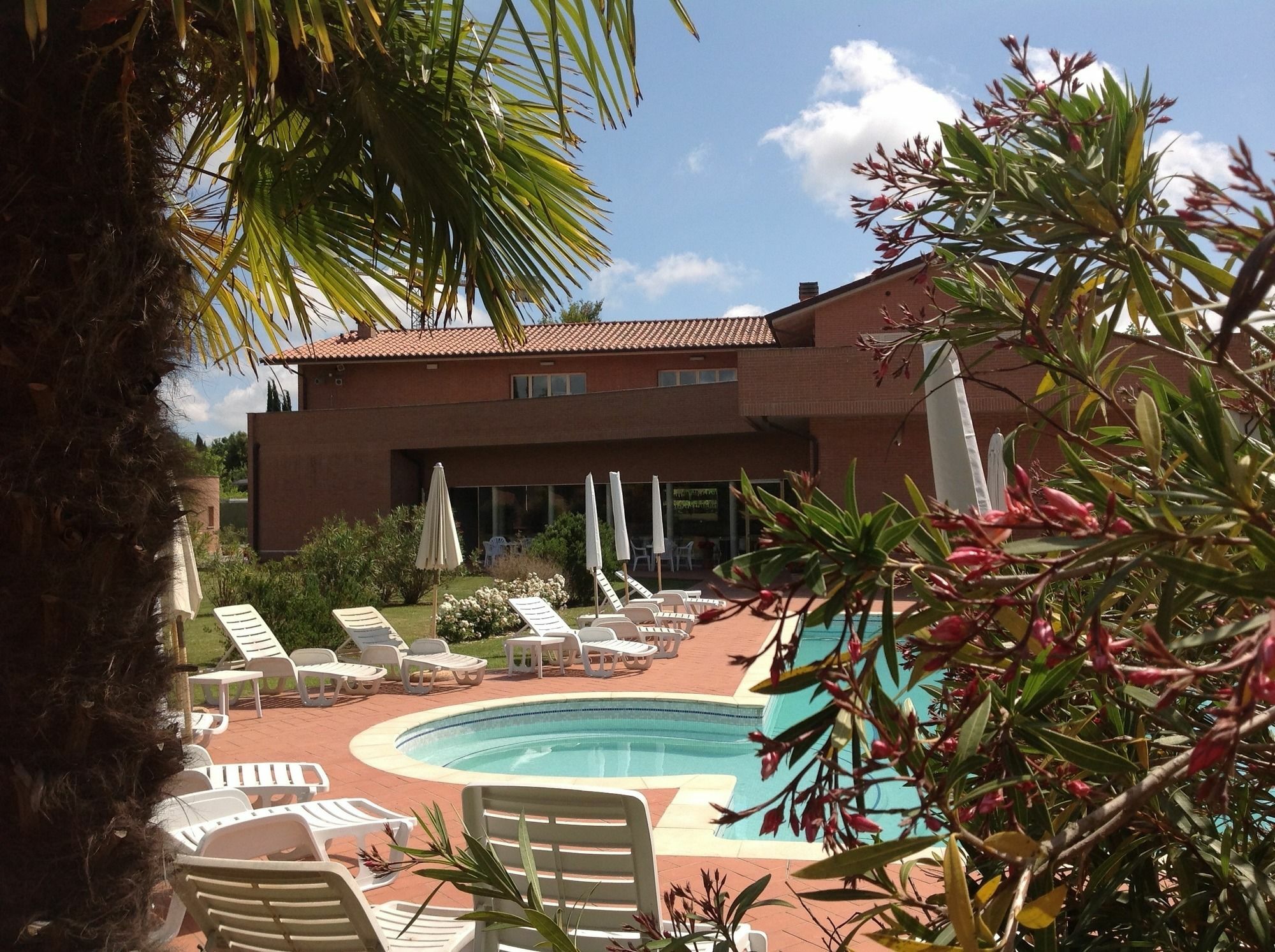 Aparthotel San Rossore 2*