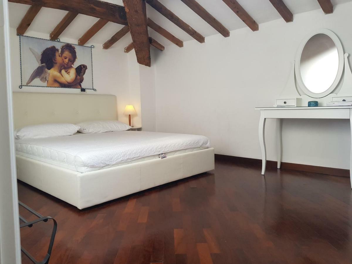 In Piazzetta Apartment *