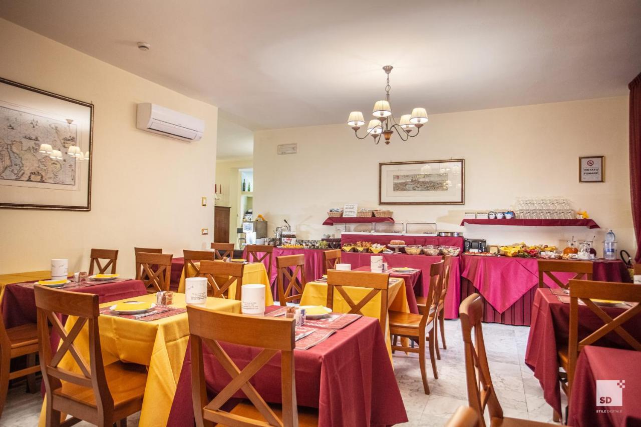 Hotel Alessandro Della Spina 3*