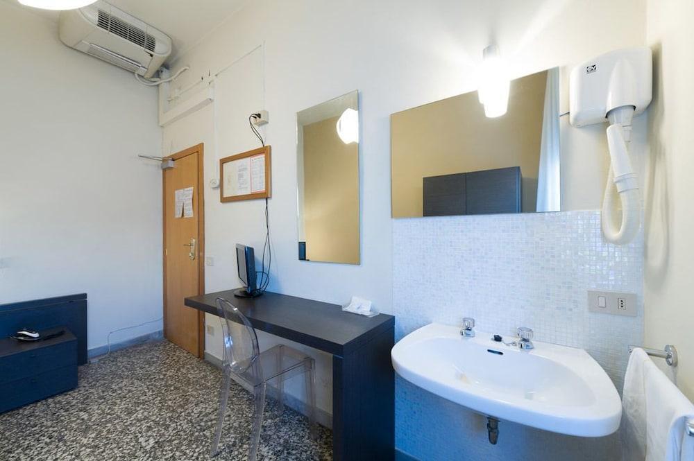 Hotel Moderno 2*
