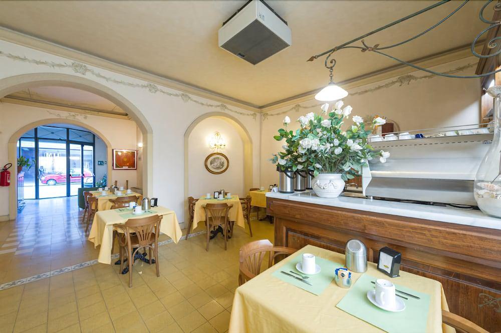 Hotel Moderno 2*