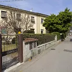 Sunny Corner Apartment