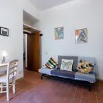 Lungarno Charismatic Apartment With Private Garden