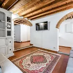 Hoslty-Suite L\'Arancio-Enjoy The Historical Center