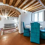 Hoslty-Suite L\'Arancio-Enjoy The Historical Center