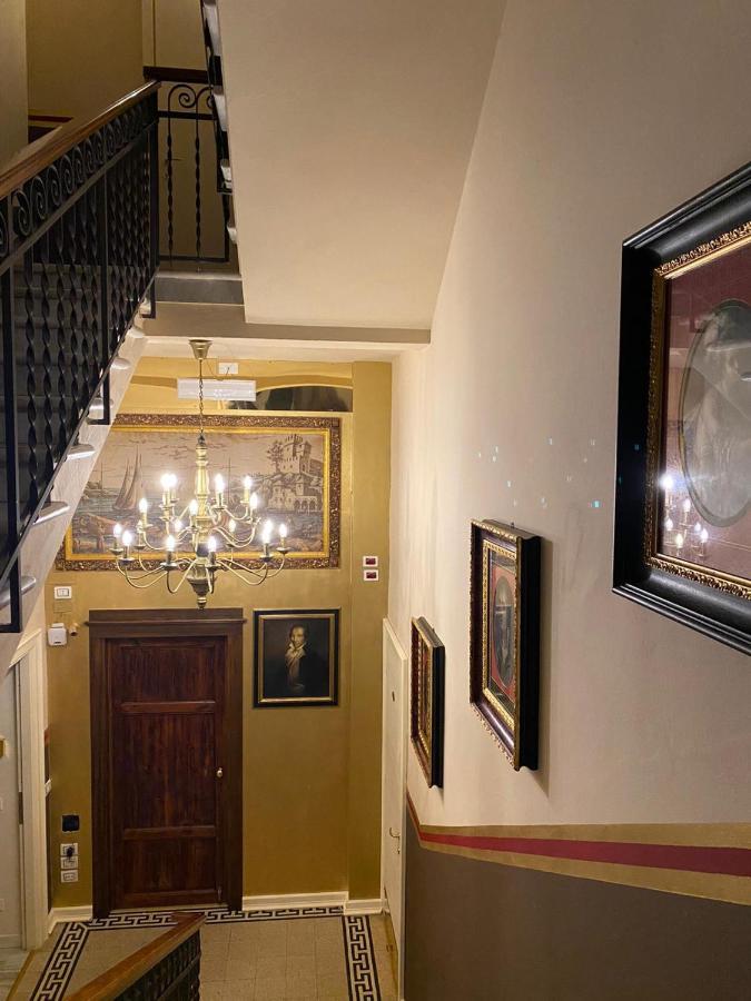 Khách sạn Tower 4*