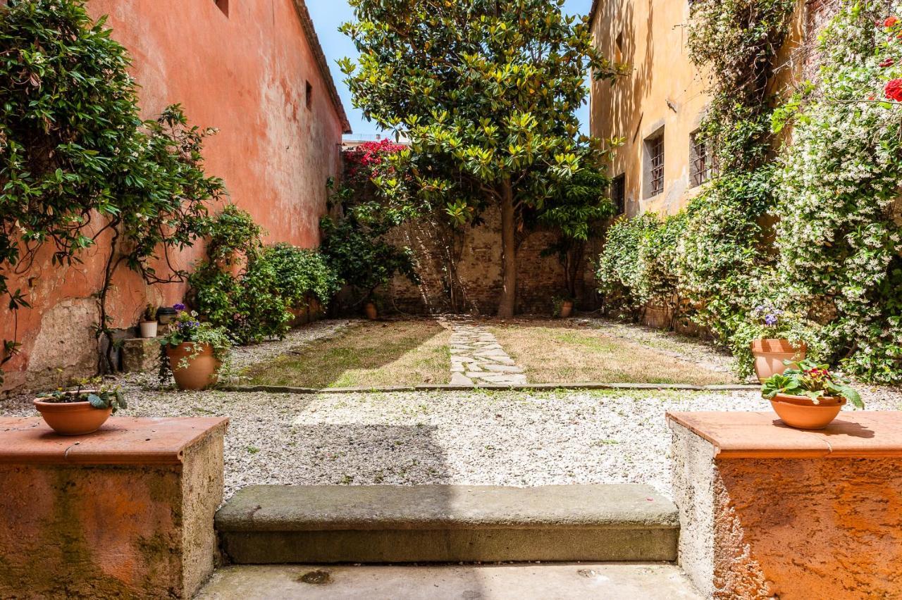 Apartment Hostly - Garden House Near The Tower - Historical House With Private Garden *