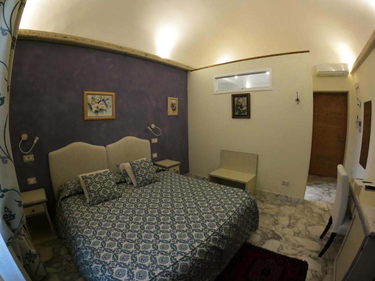 Five Roses Bed & Breakfast 2*