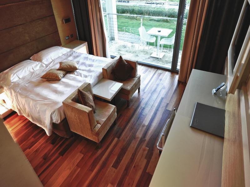 Tower Plaza Hotel 5*