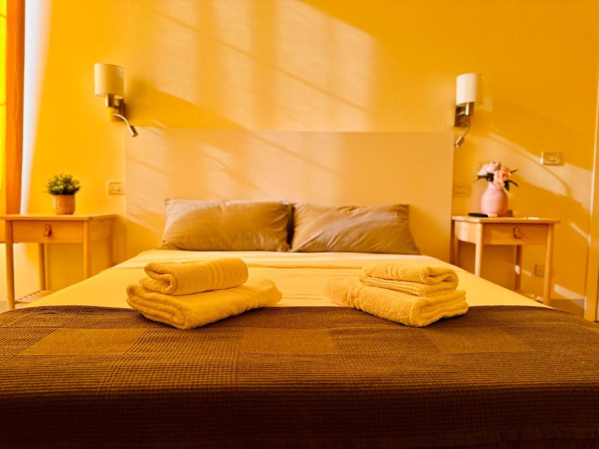 - Residenza D'epoca Piazza Cairoli Frühstückspension
