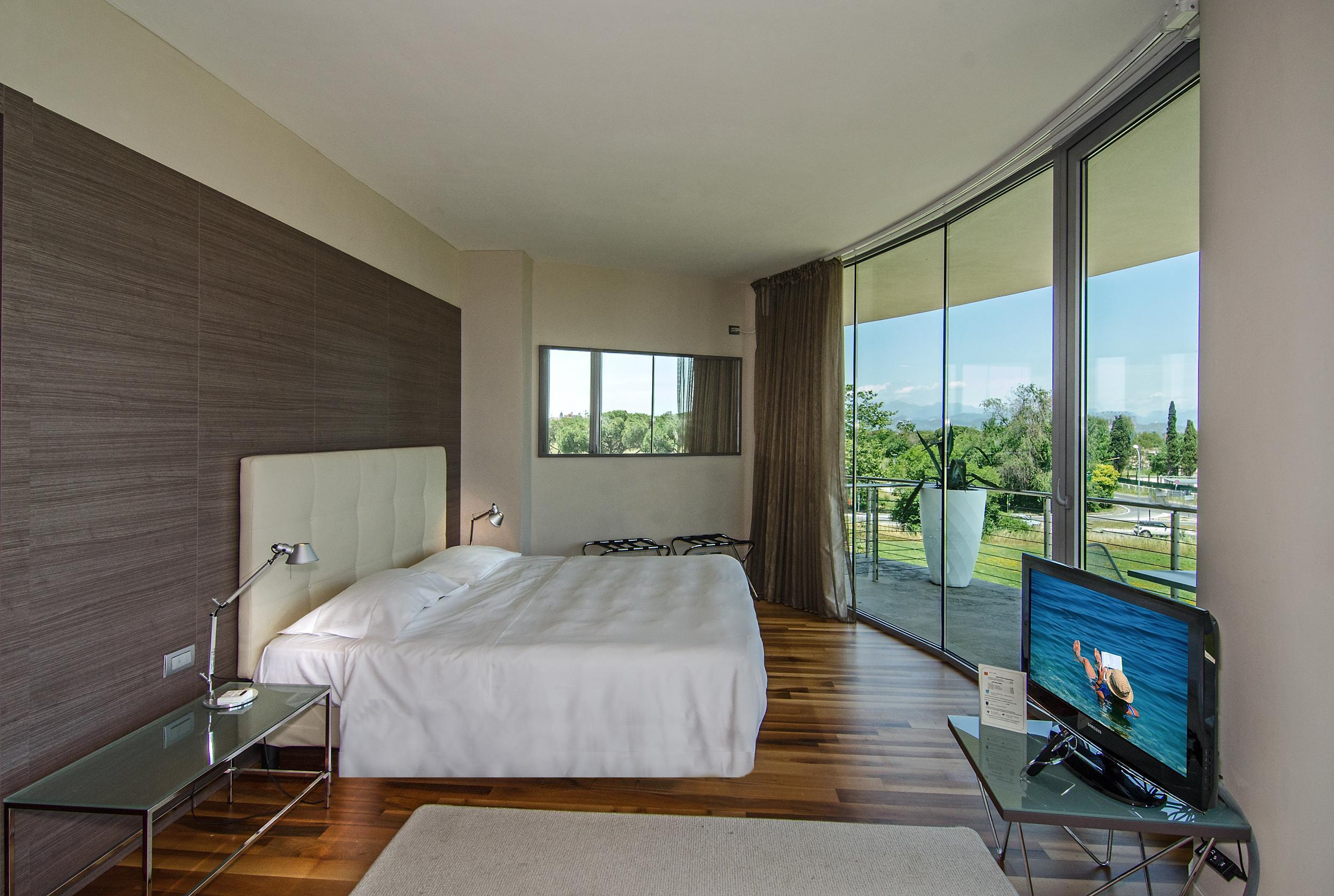 Hotel Tower Plaza 5*