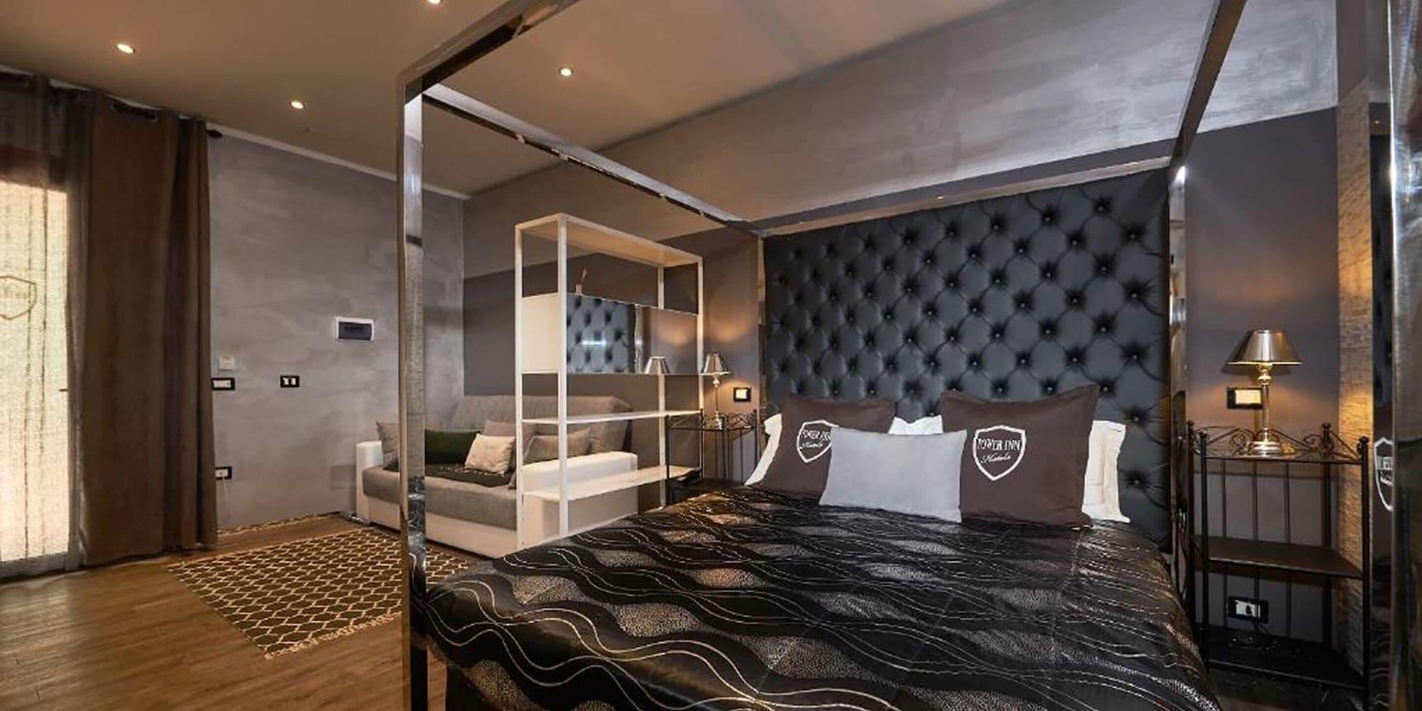 Tower Khách sạn 4*