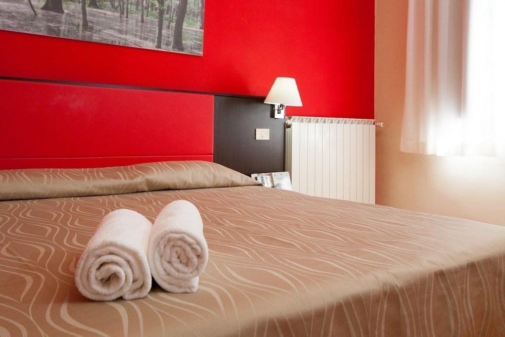 Hotel Casale La Sterpaia 3*