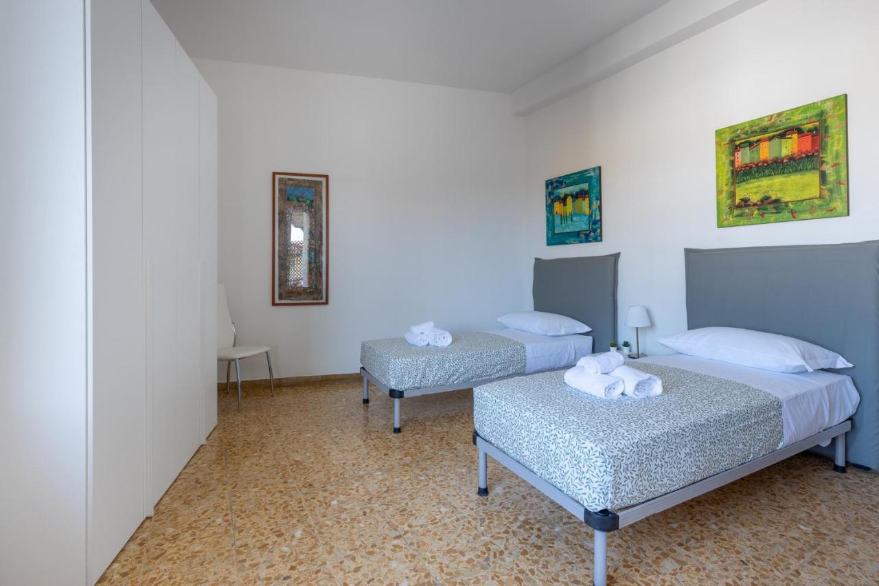 Quiet And Bright Flats With Balcony Apartment Pisa