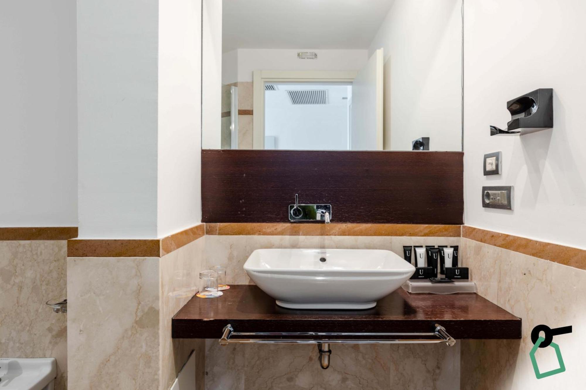 Hotiday Collection - Hotel Pisa