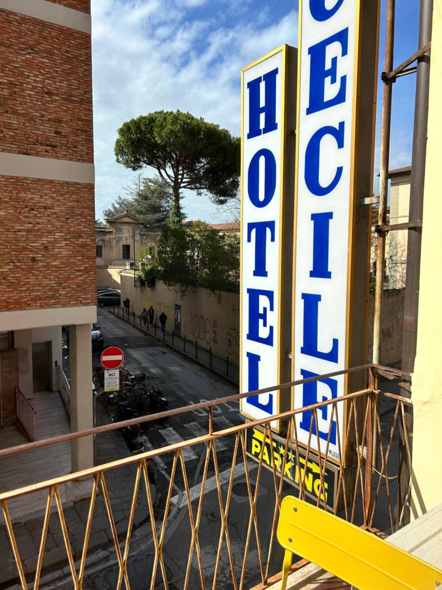 Cecile Hotel