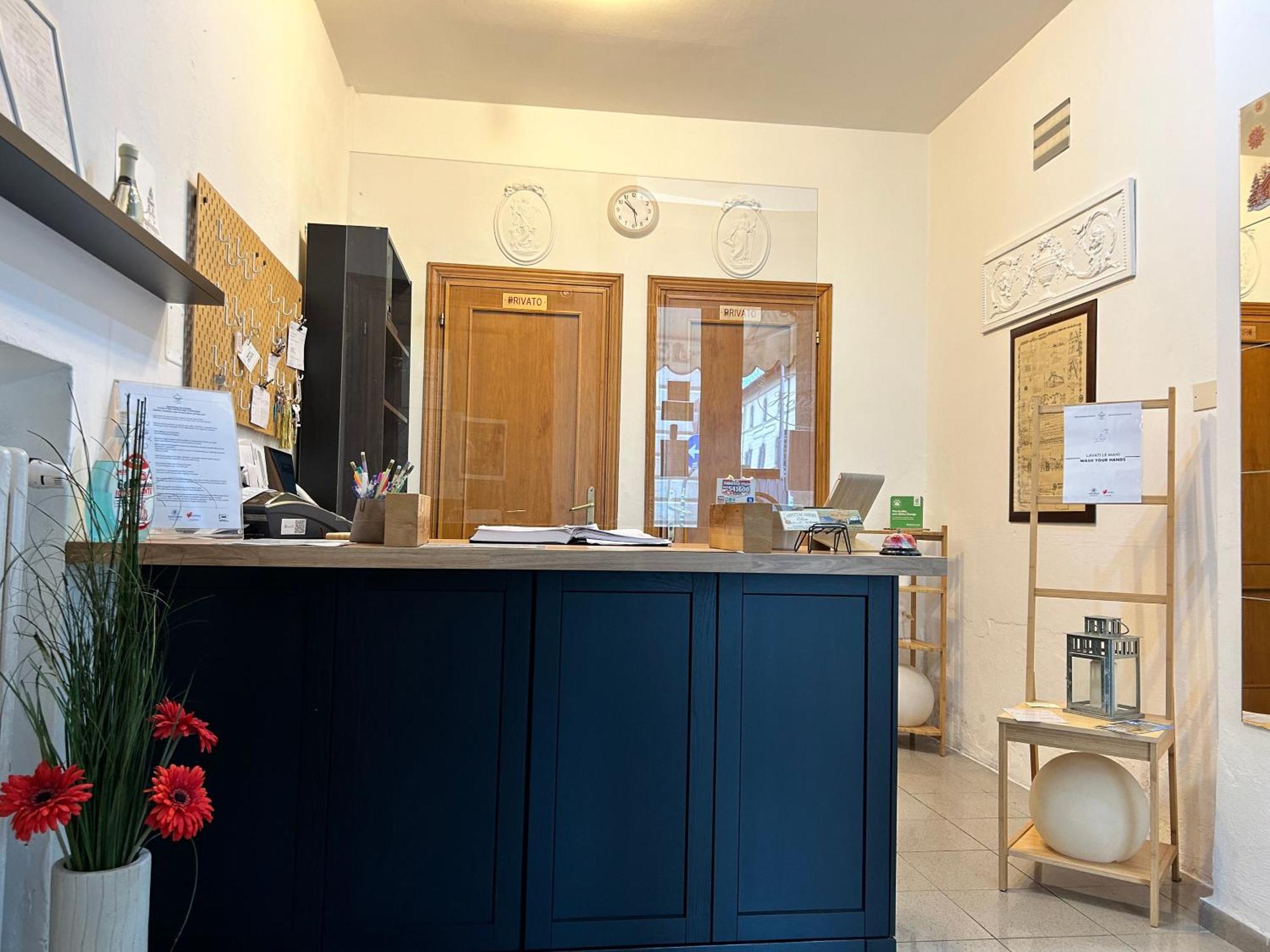 Hotel Cecile 2*