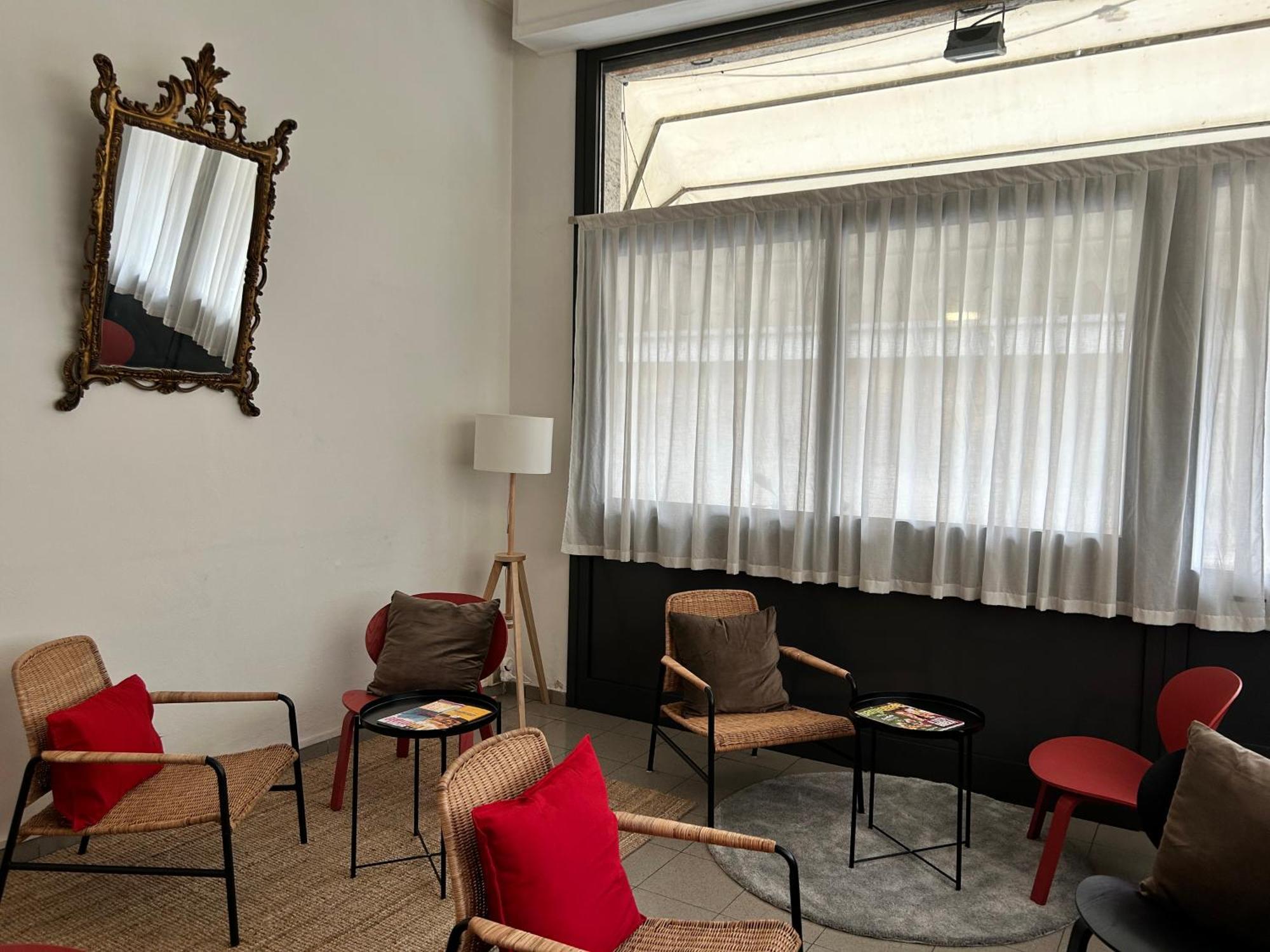 Cecile Hotel 2*