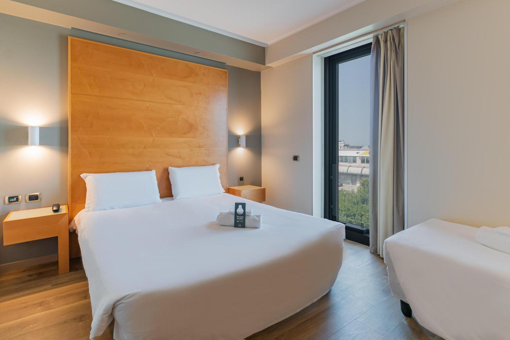 Airport Hotel 3*