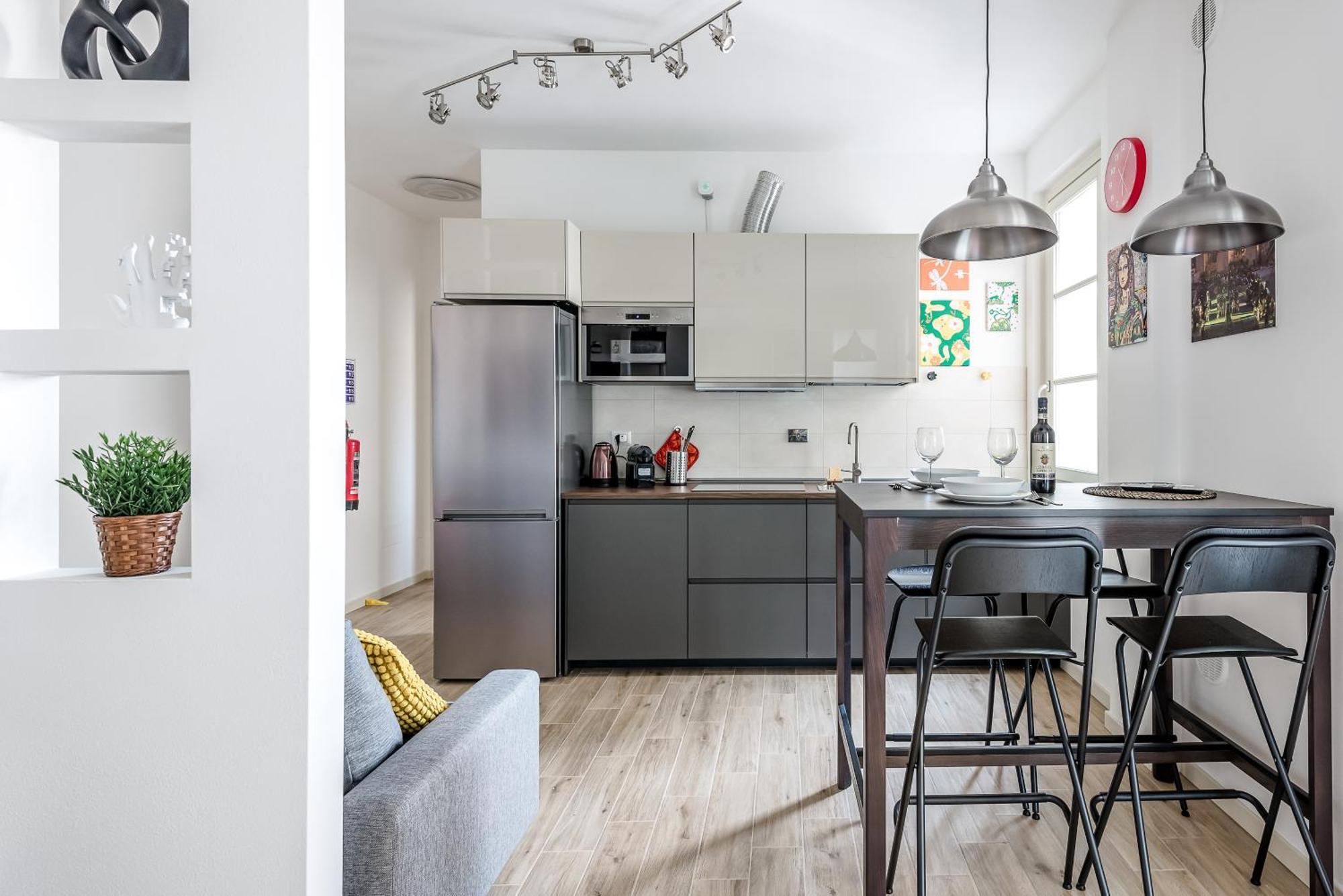 Apartment Hostly-giugio's House-lungarni And Town Center