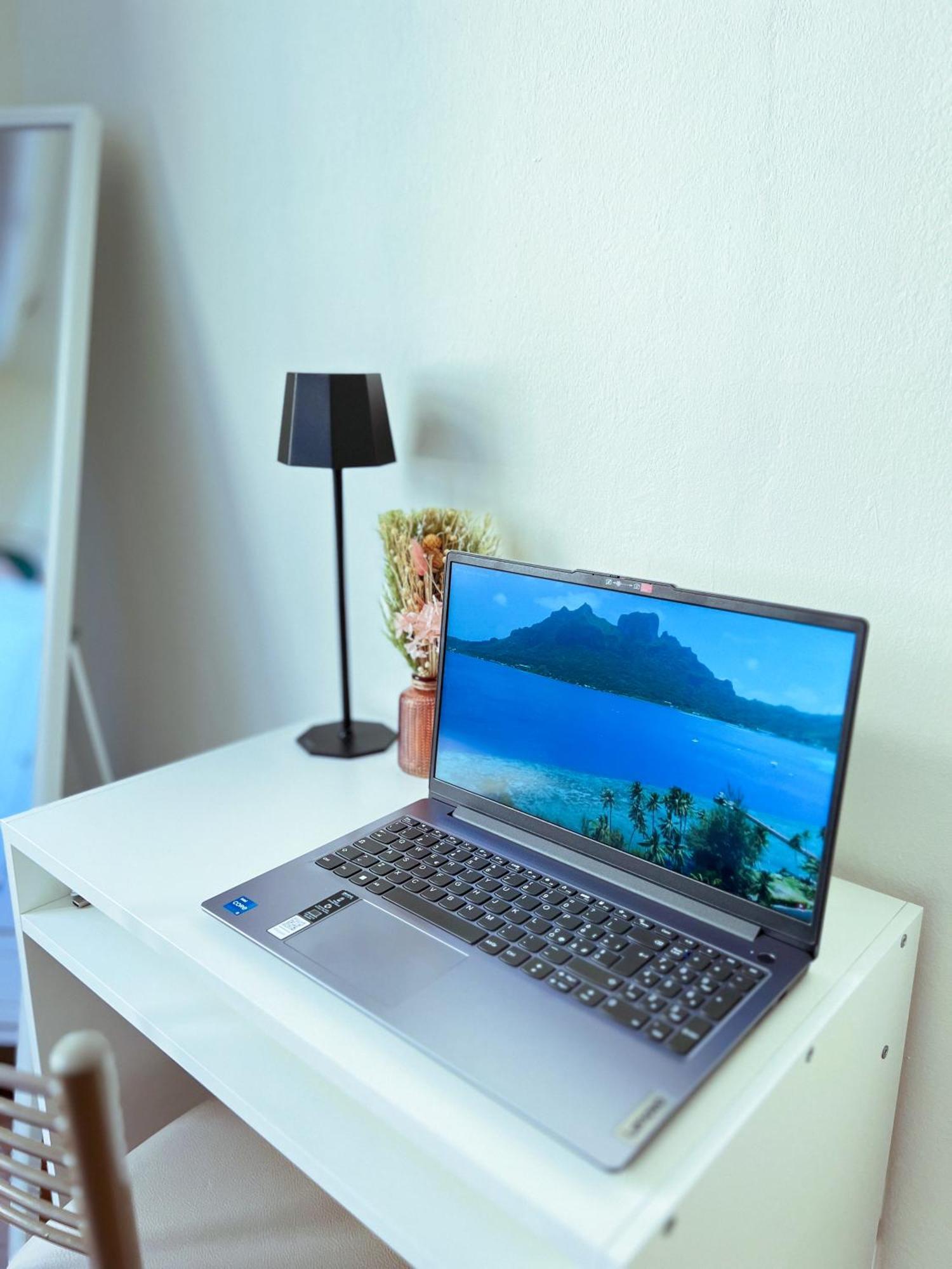 Căn hộ 2 Camere, 3 Balconi, Parcheggio, Zona Residenziale *
