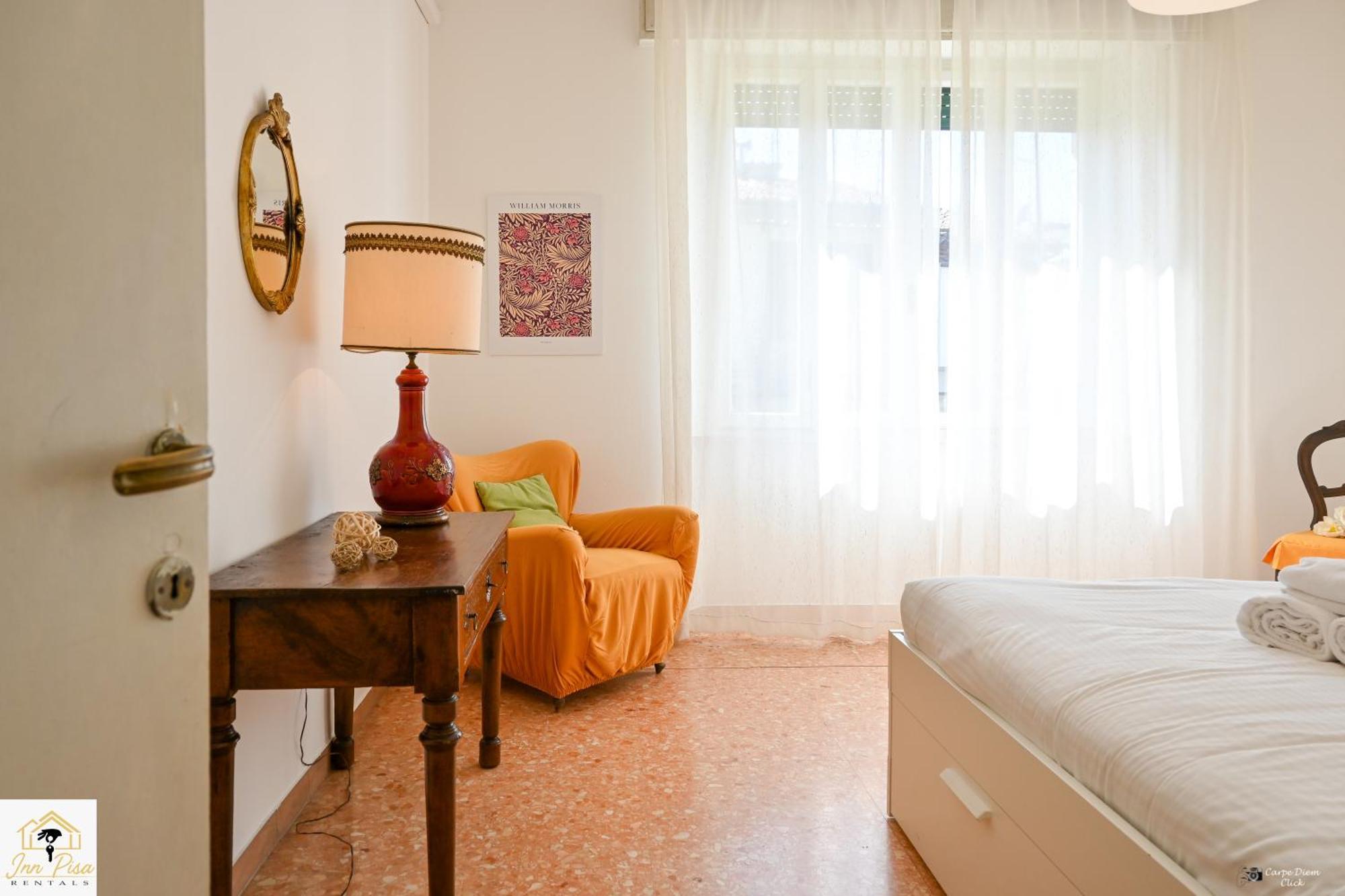2 - Sunny Corner Flat Apartment Pisa