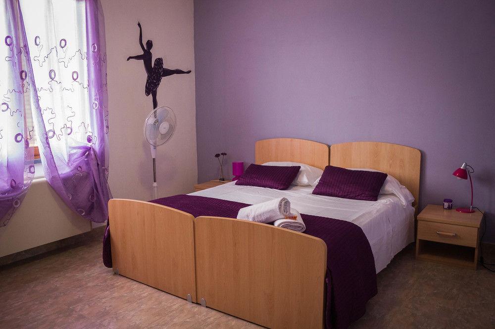 Maison Dei Miracoli 2 Bed & Breakfast 3*