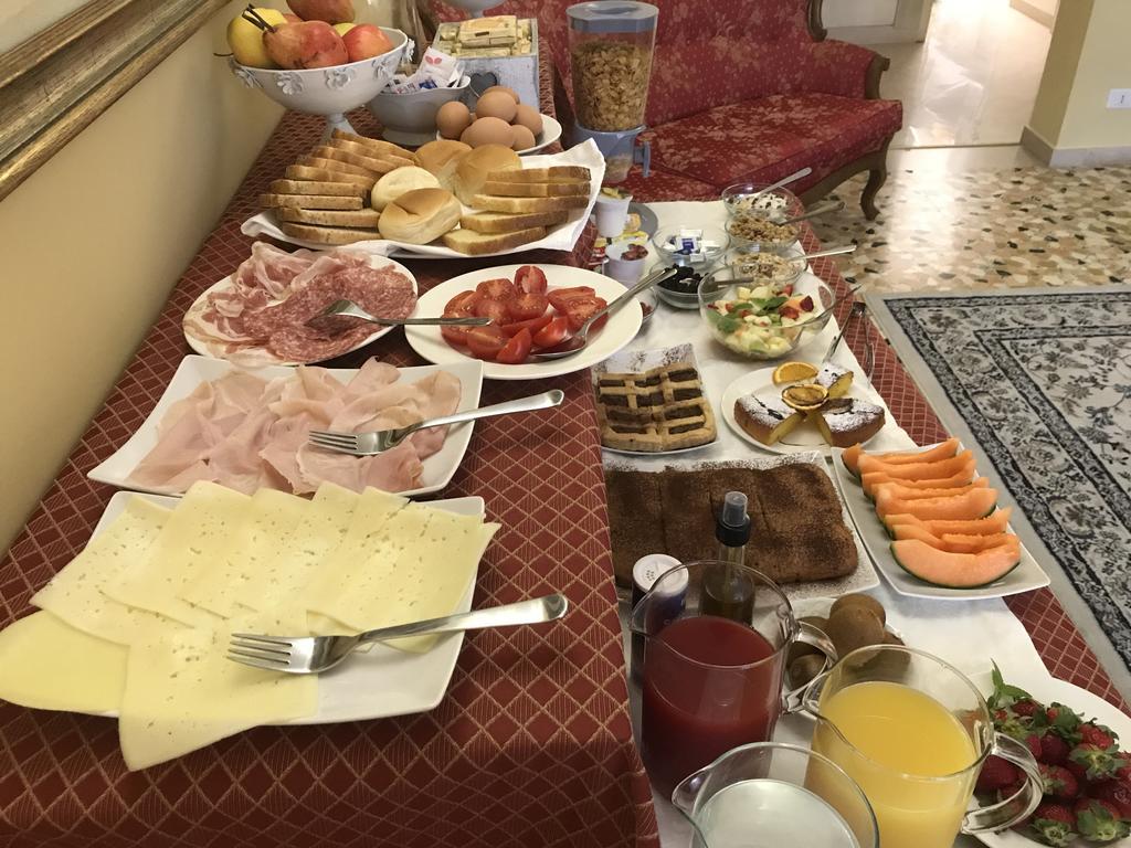 Lady Rose Bed & Breakfast