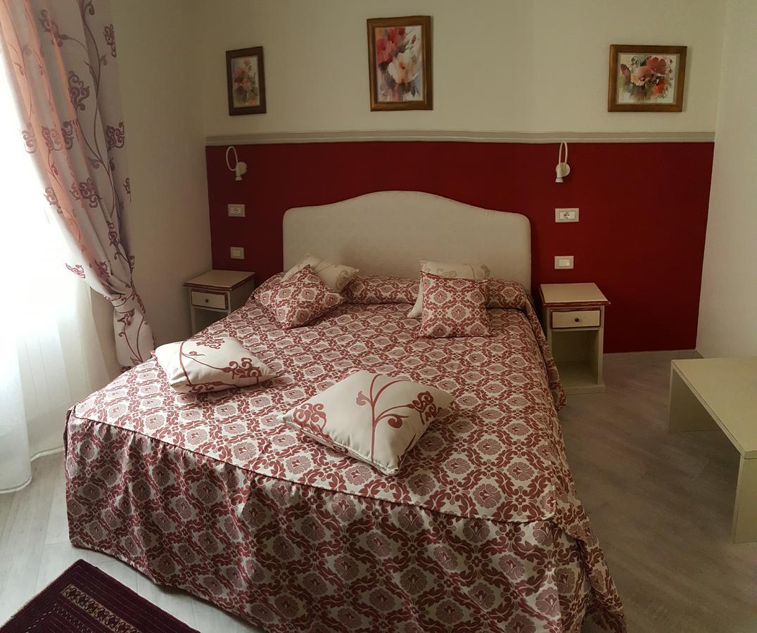 Five Roses Bed & Breakfast