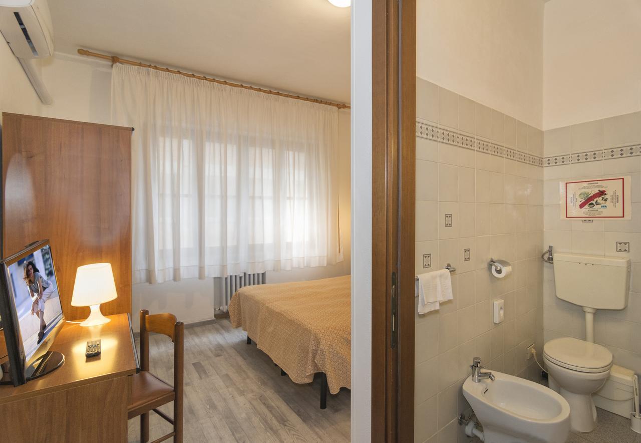 Cecile Hotel 2*