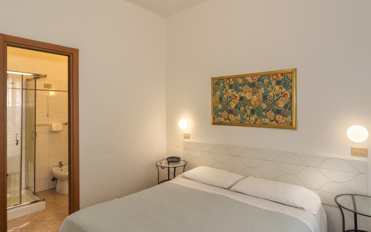 Hotel Cecile 2*
