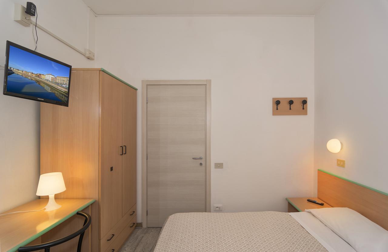 Hotel Cecile 2*