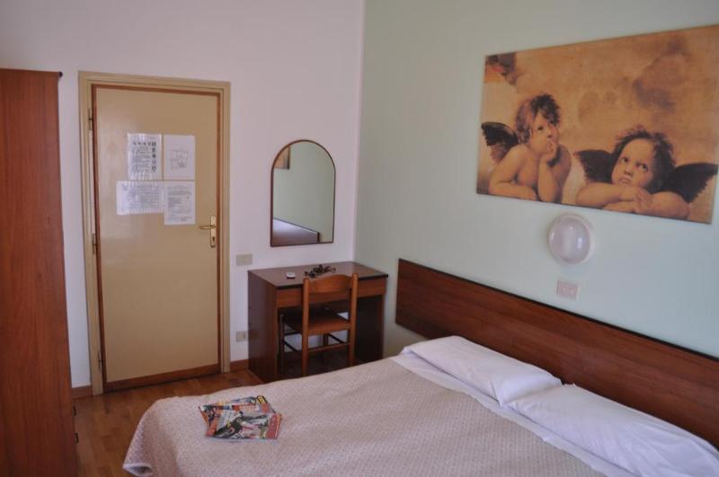 Cecile Hotel