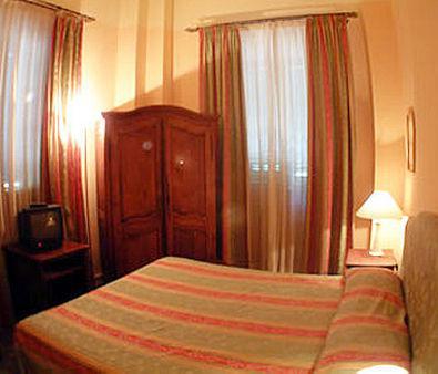 Caffe Verdi - 24 Reception Hotel