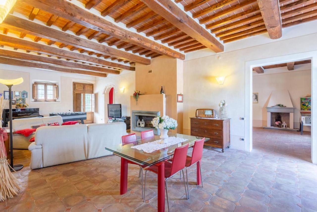 Rossa Villa Pisa