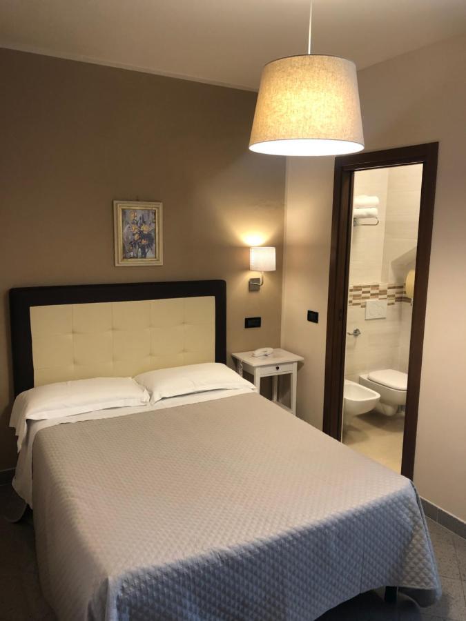 Di Stefano Khách sạn 3*