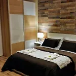 Pisa City Lodge