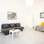 Les House - Apartment 2 By Tuscanywego