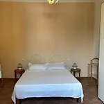 Carlitos Maison