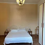 Carlitos Maison