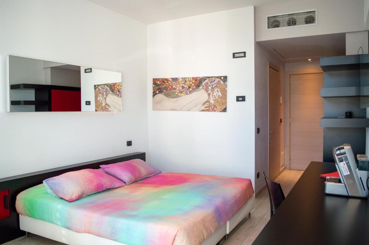 Hotel Blue Shades 4*