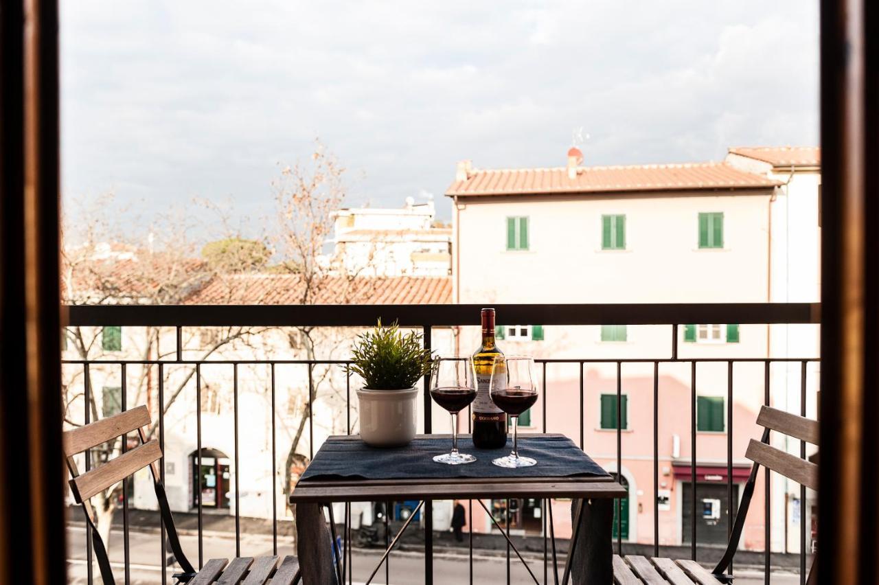 Hostly - Light And Wood Near The Tower - 100sqm, 6 Pax, 2 Bedrooms, Town Center Apartment