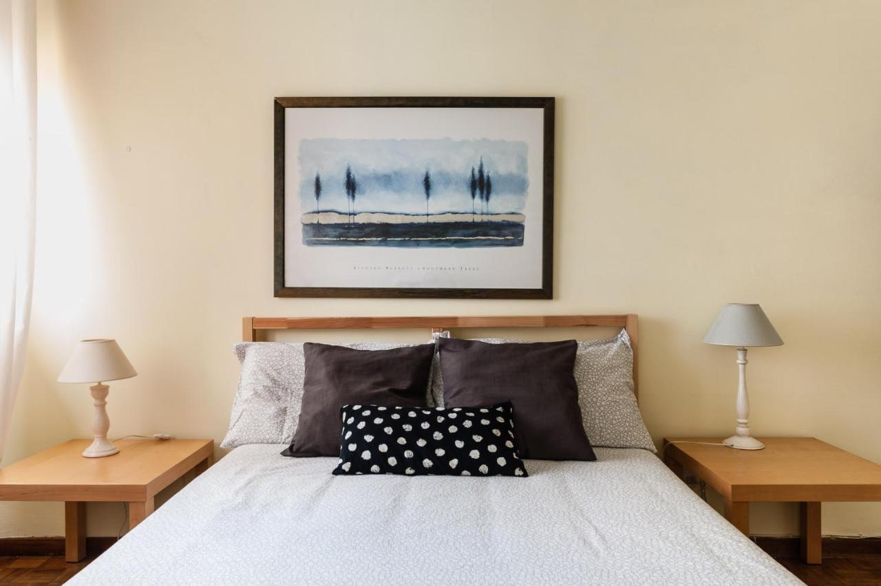 Apartment Hostly - Light And Wood Near The Tower - 100sqm, 6 Pax, 2 Bedrooms, Town Center *