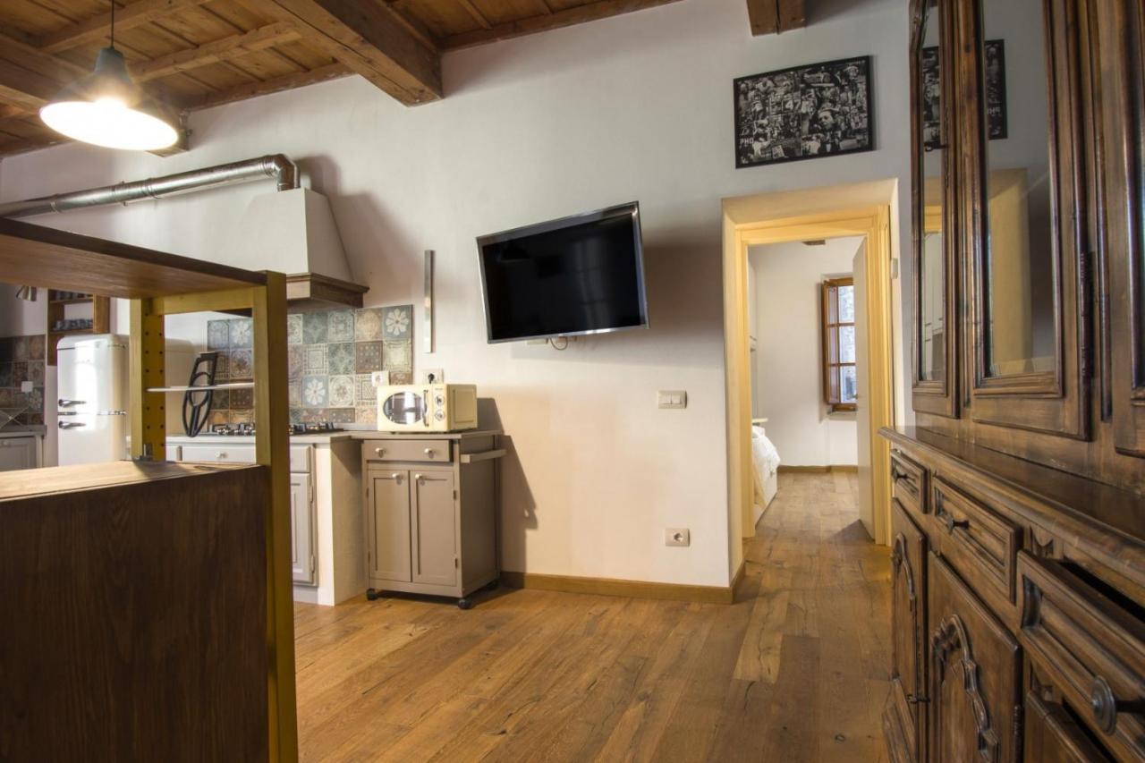 Apartment Altido Gorgeous Apt For 6 In The Historical Center