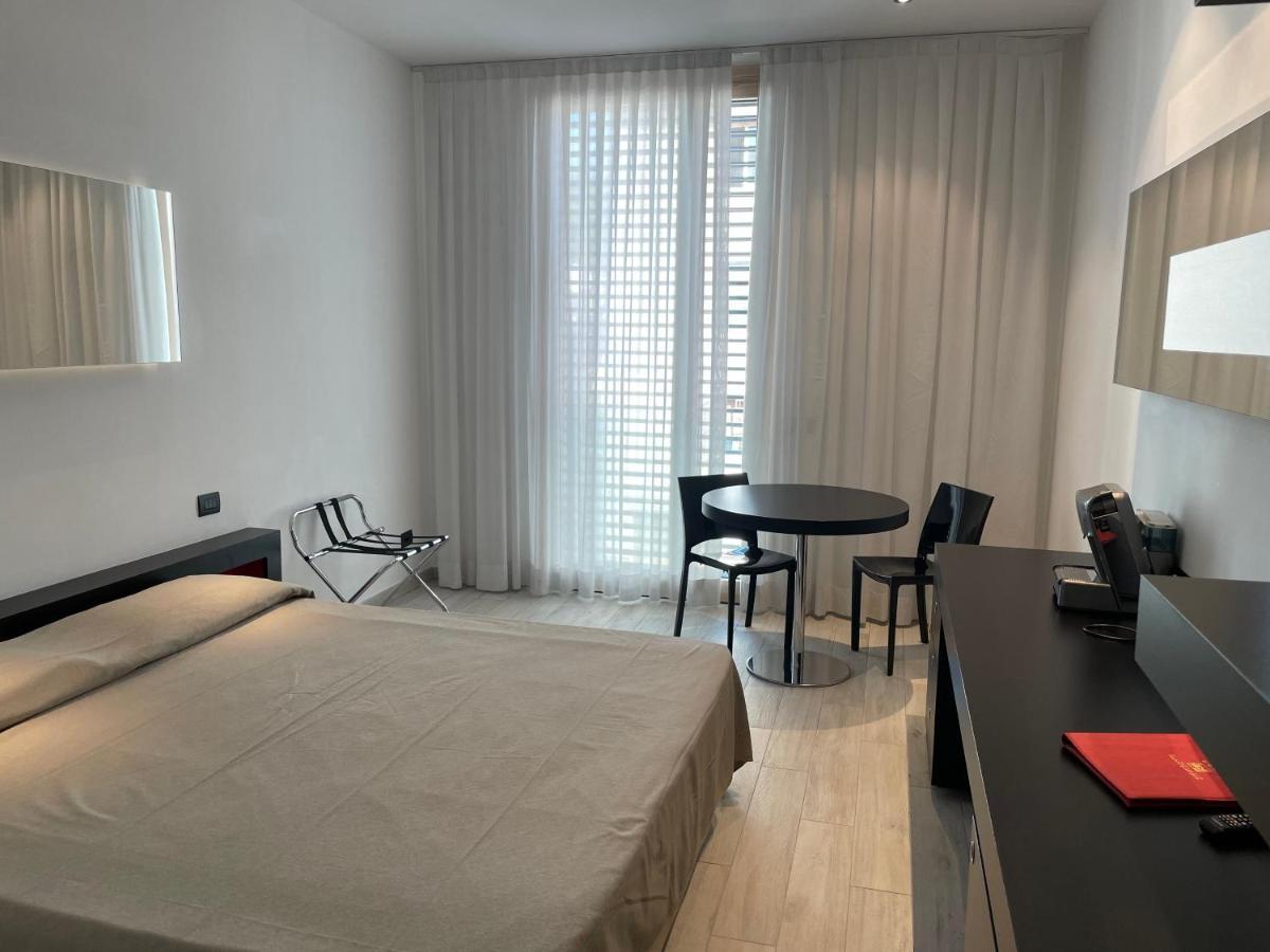 Blue Shades Hotel 4*
