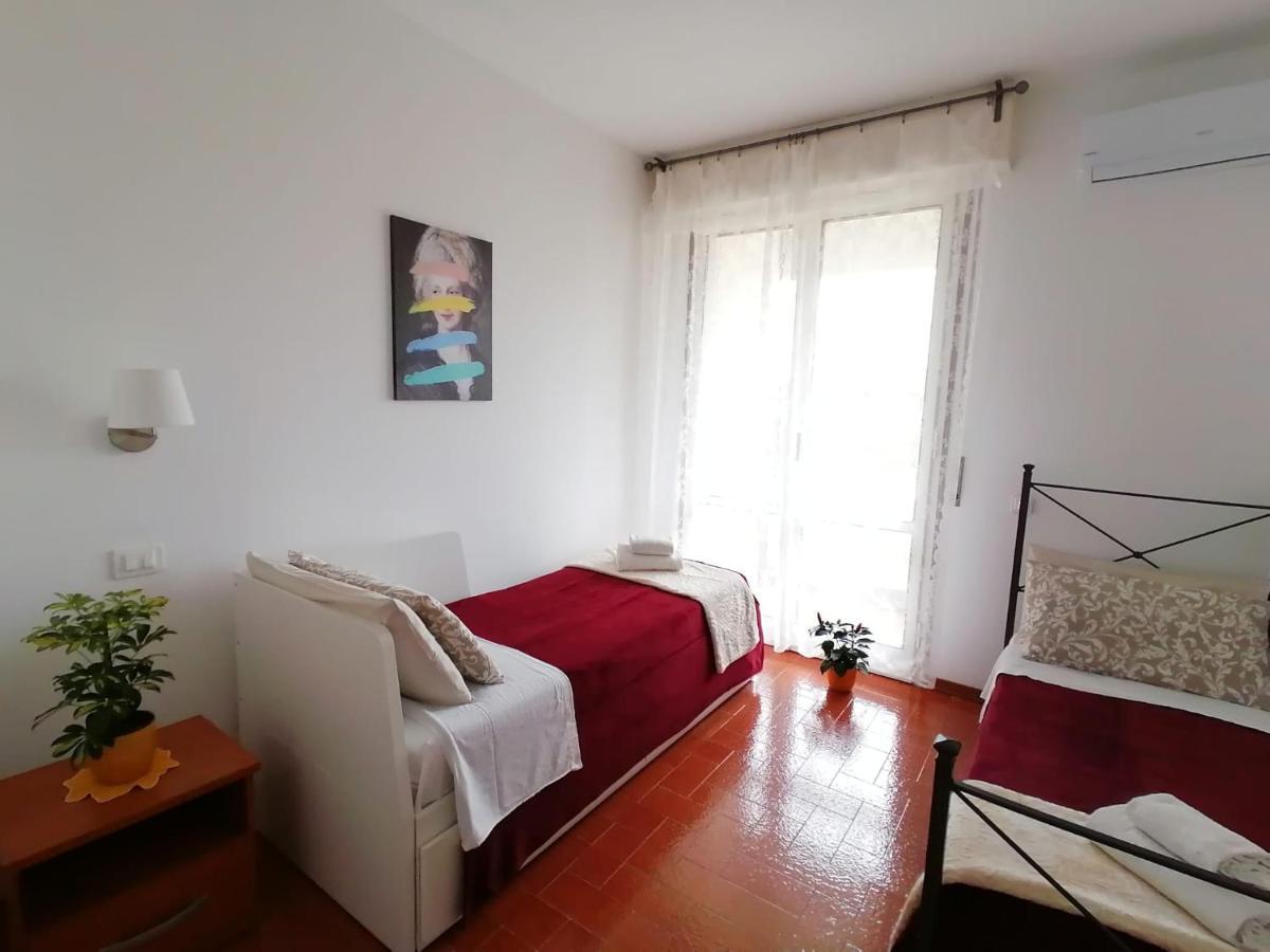 Casa Doina Airport Apartment Pisa