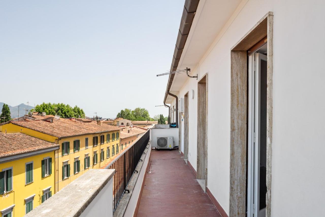 Modern Attics With Balconies And Panoramic View Appartamento Pisa