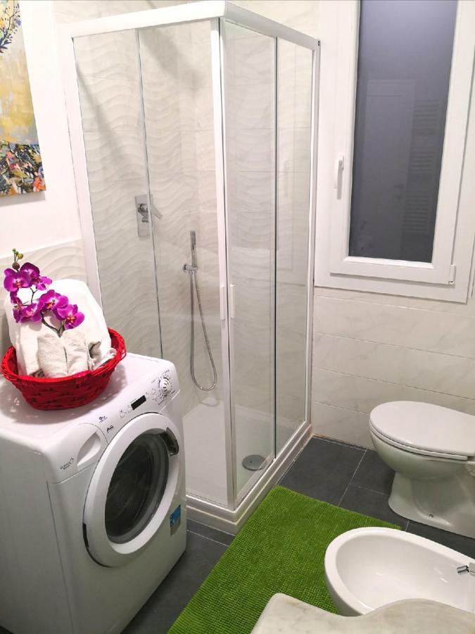 Apartment Centralissimo Bilocale,parcheggio,ac,vicino A Stazione,aeroporto