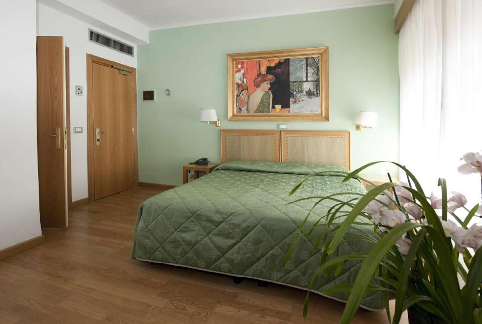 Touring Hotel 3*